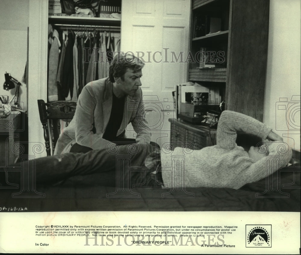1981 Press Photo Donald Sutherland, Timothy Hutton starring in &quot;Ordinary People&quot; - Historic Images