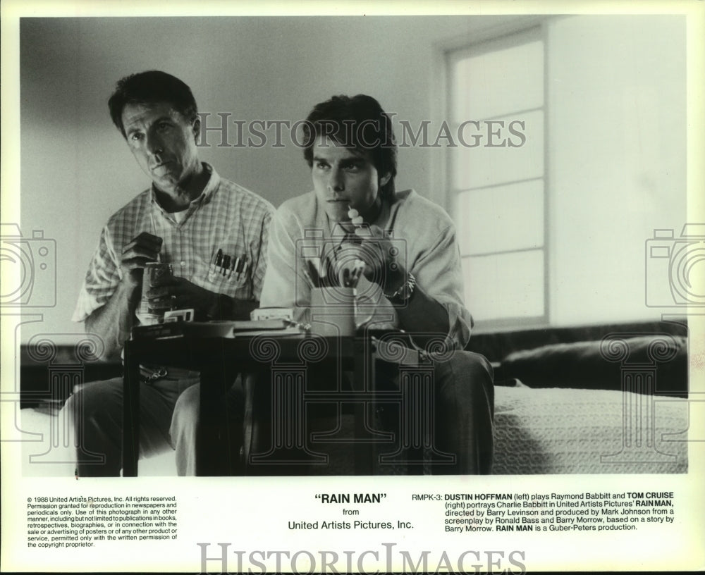 1988, Dustin Hoffman &amp; Tom Cruise in &quot;Rain Man&quot; - mjp40142 - Historic Images