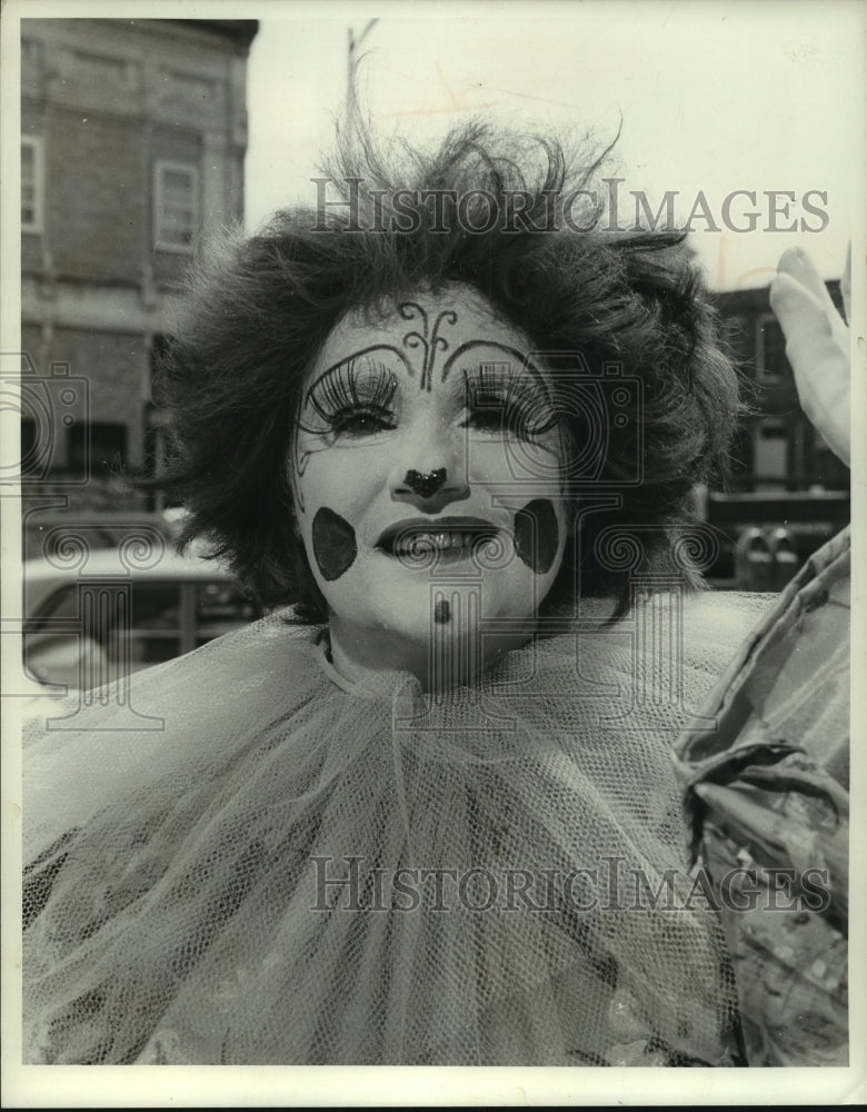 1975 Press Photo Sandra Rogers as Petunia Sunshine - mjp40406 - Historic Images