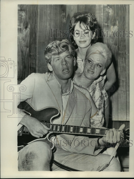 1962 Press Photo Mickey Rooney Jr & others rehearsing in Hollywood - mjp40418 - Historic Images