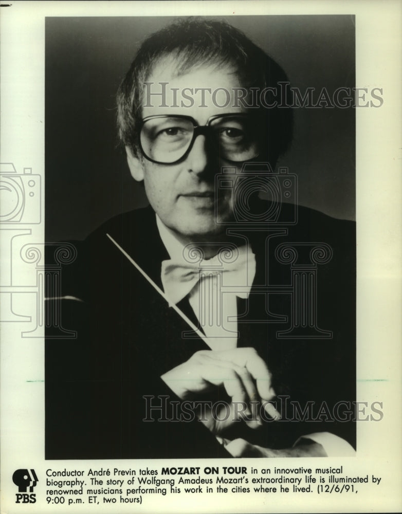 1991, Conductor Andre Previn takes Mozart On Tour - mjp40541 - Historic Images