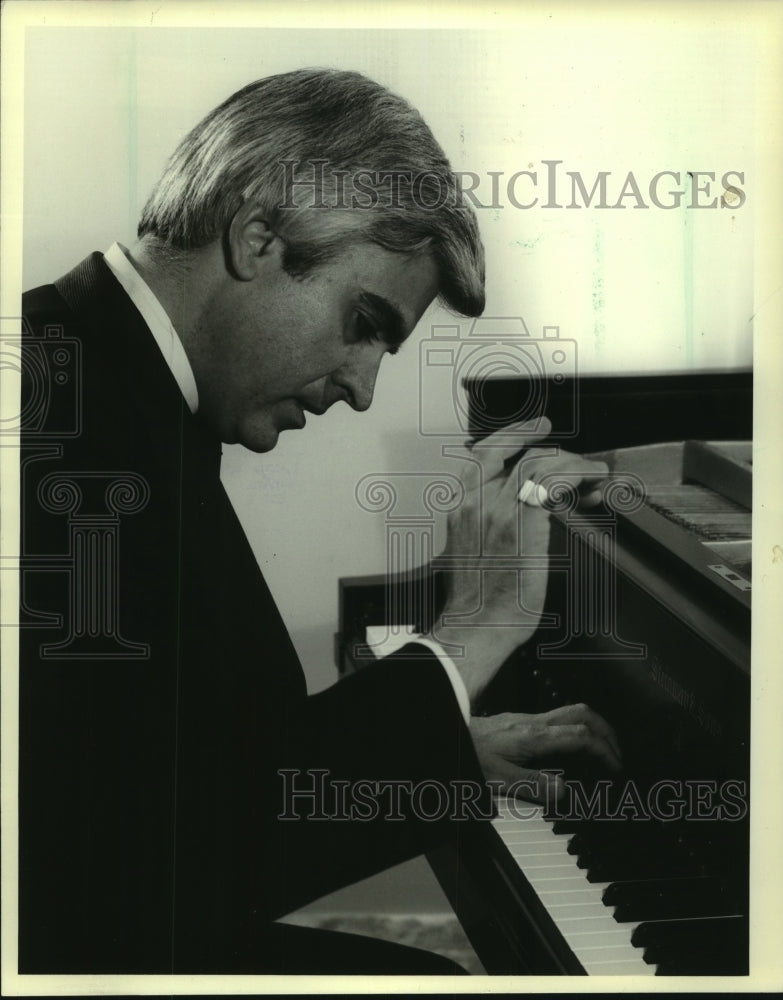 1987, Pianist Steve Swedish performs in Milwaukee - mjp40628 - Historic Images