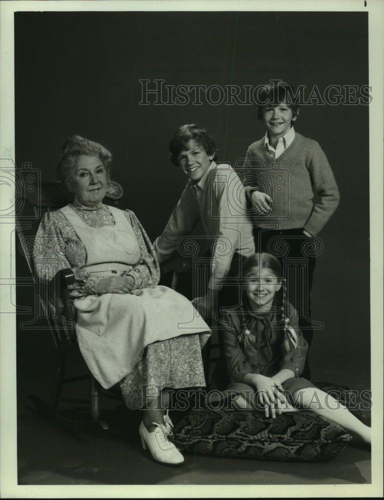 1981 Press Photo Maureen Stapleton And Others In NBC's 'The Electric Grandma'-Historic Images