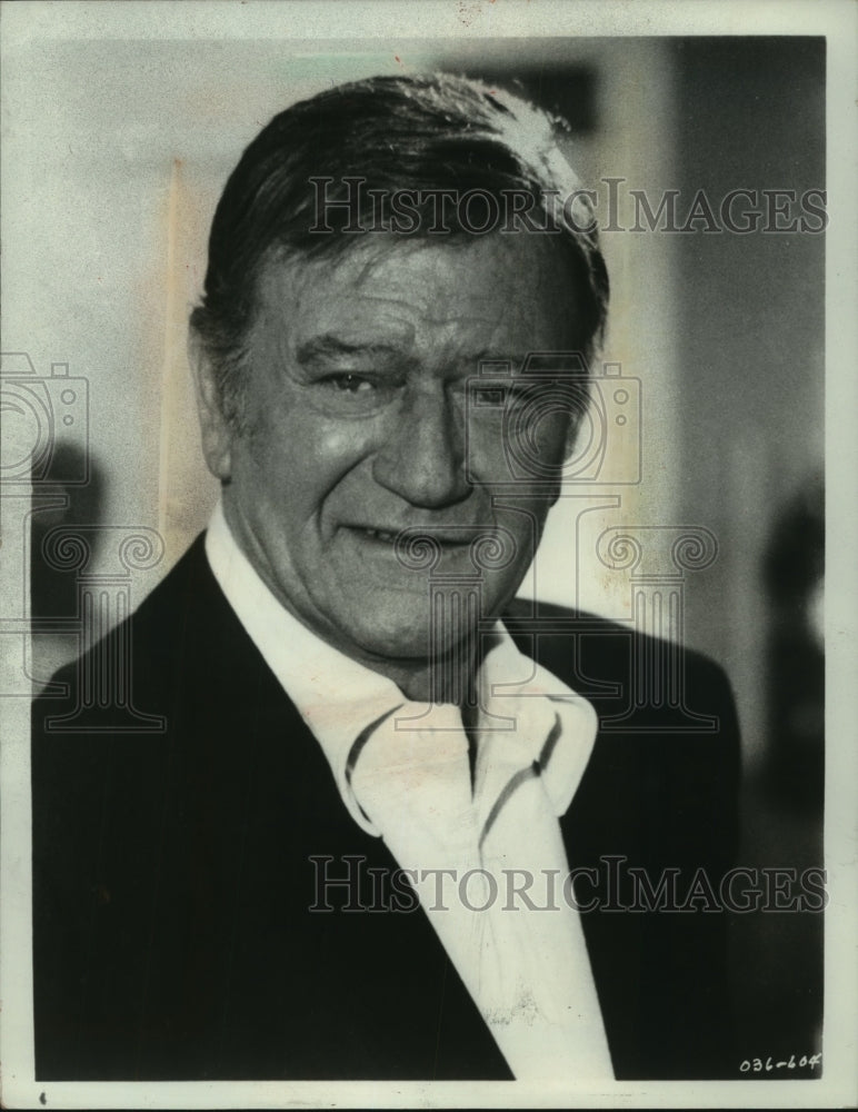 1977 Press Photo John Wayne in &quot;McQ&quot; - mjp40656 - Historic Images