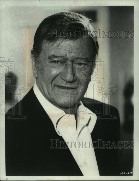 1977 Press Photo John Wayne in "McQ" - mjp40656 - Historic Images