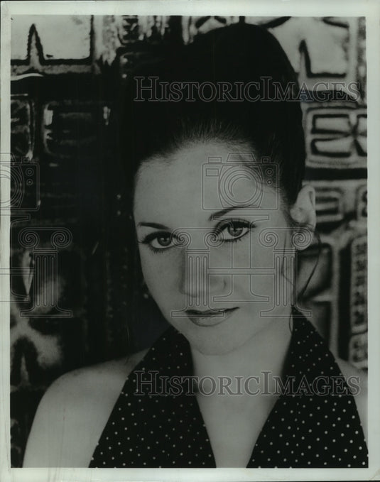 1974 Singer Joannie Sullivan - Historic Images