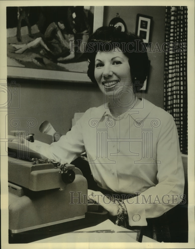1962, Manya Starr, creator of CBS-TV&#39;s &quot;The Clear Horizon&quot; - Historic Images