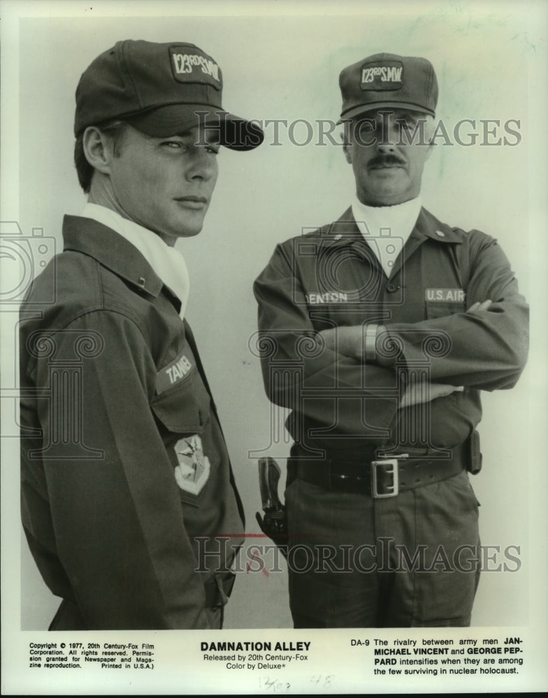 1977 Press Photo Jan-Michael Vincent and George Peppard in &quot;Damnation Alley&quot; - Historic Images