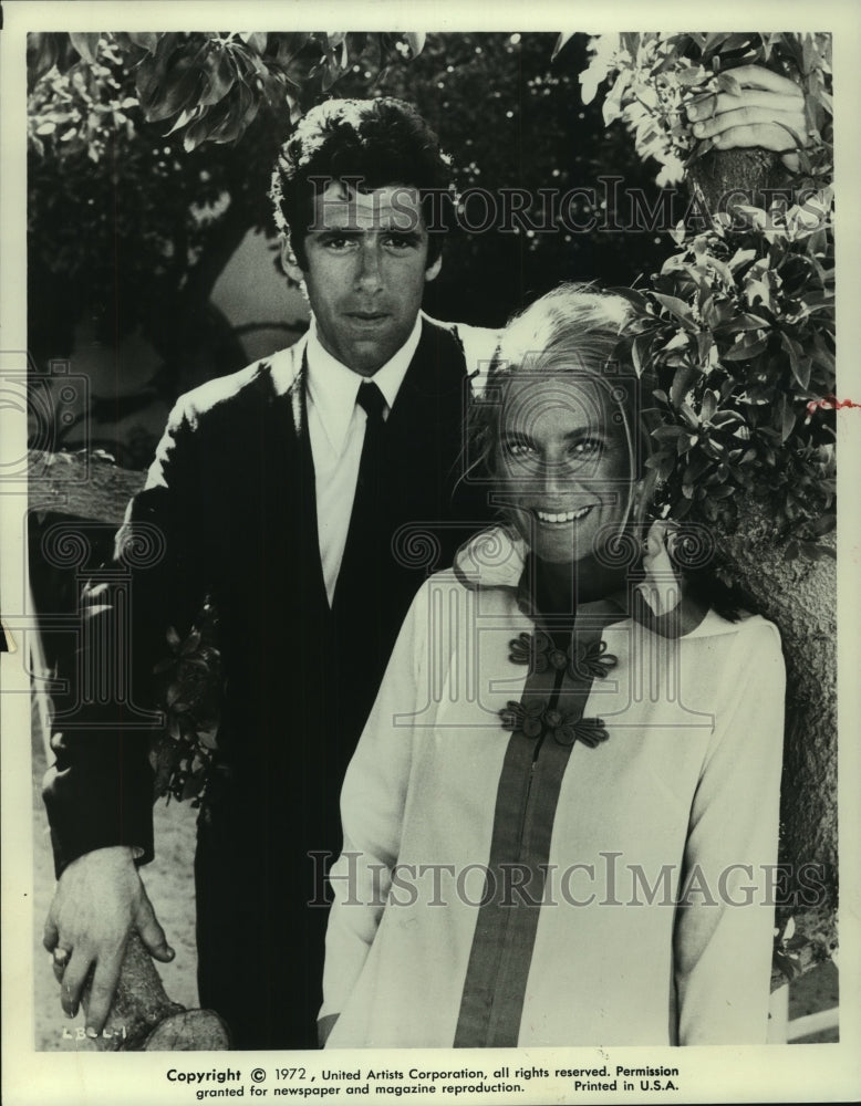 1972 Press Photo Actors Elliot Gould and Nina Van Pallardt - mjp40857 - Historic Images