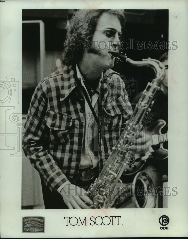 1975 Press Photo Saxophonist Tom Scott - mjp40880- Historic Images