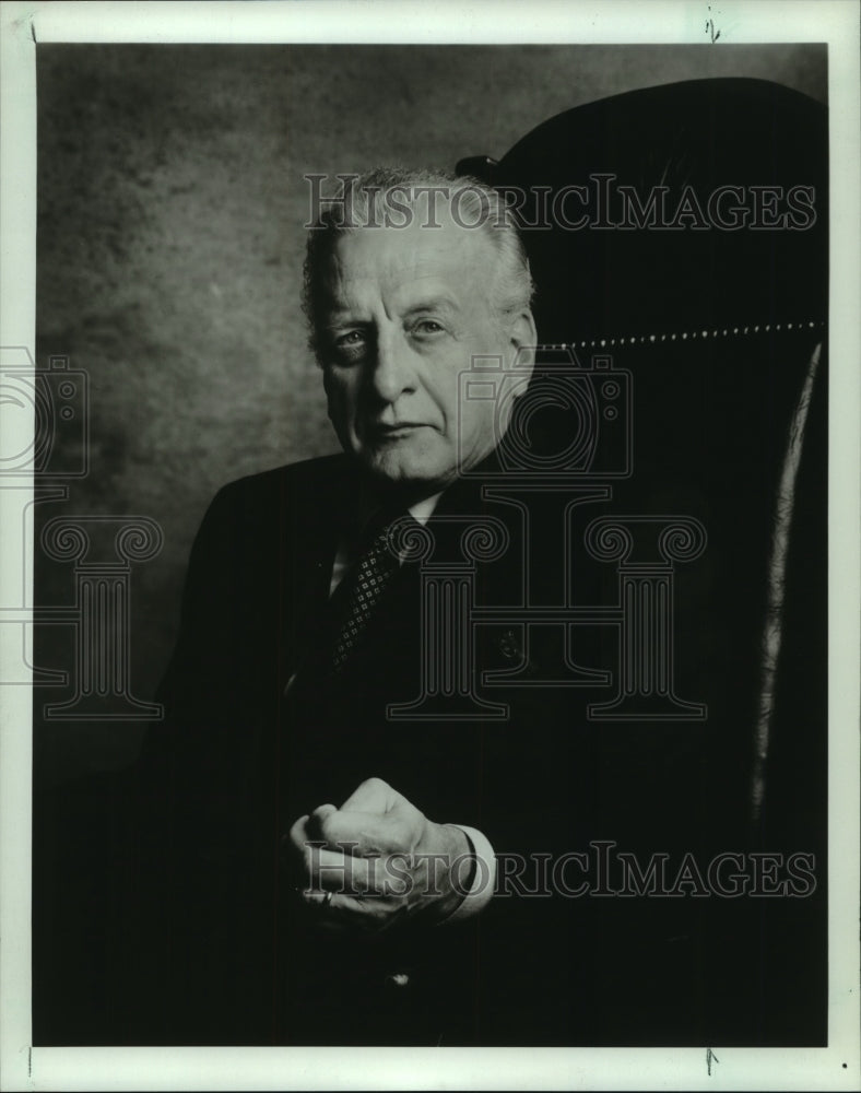 1987, George C. Scott returns to series television in &quot;Mr. President&quot; - Historic Images