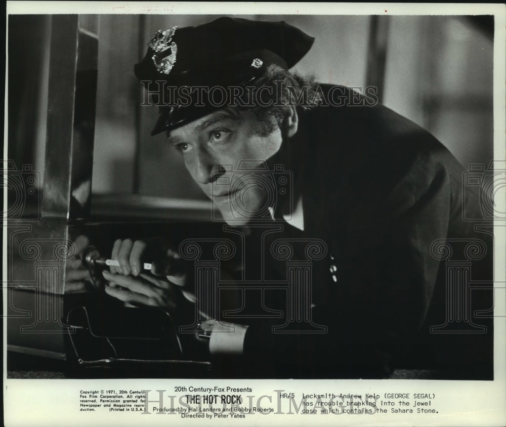 1971 Press Photo George Segal in "The Hot Rock" - mjp41133 - Historic Images