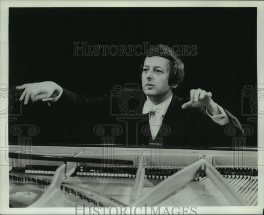 1978 Press Photo Andre Previn in new series of "Previn and the Pittsburgh"-Historic Images