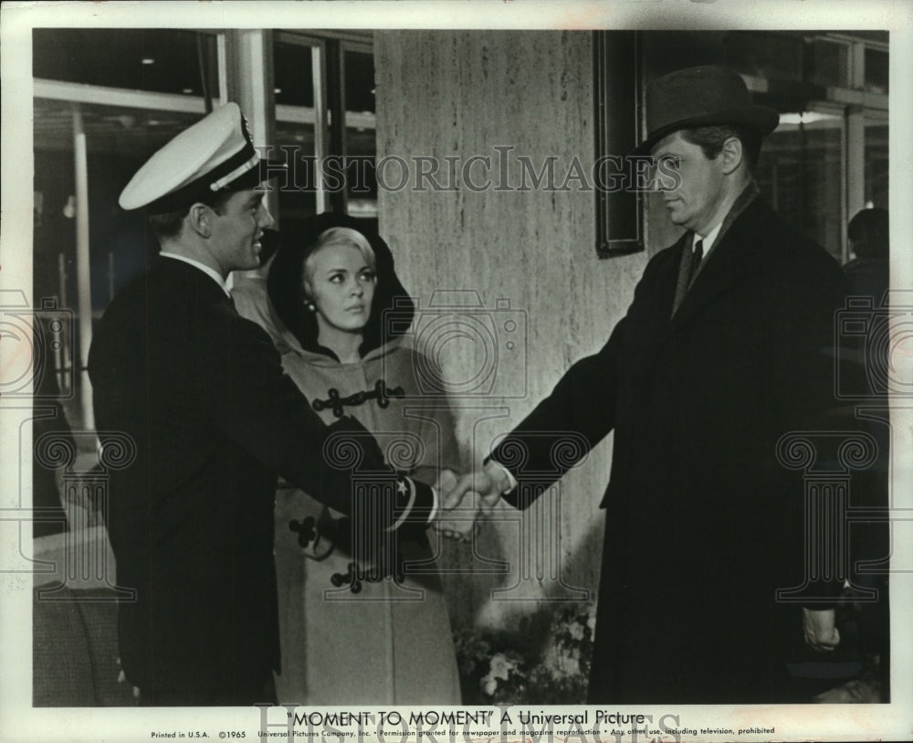 1966 Press Photo Jean Seberg and actors in &quot;Moment to Moment&quot; movie - mjp41335- Historic Images