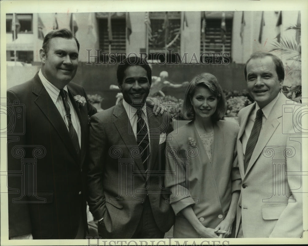 1985 Press Photo Weatherman Willard Scott and other "Today" news cast - Historic Images