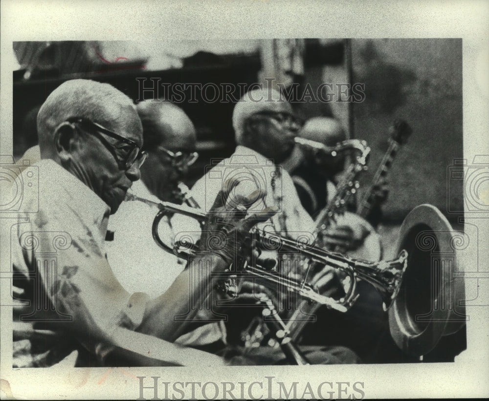 1977, Kid Thomas Valentine plays the trumpet with jazz band - Historic Images