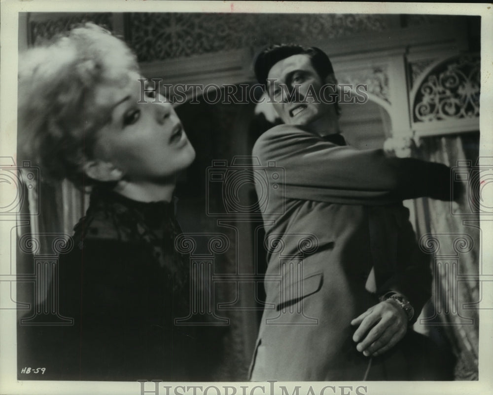 1964, Laurence Harvey and Kim Novak in "Of Human Bondage" - mjp41408 - Historic Images