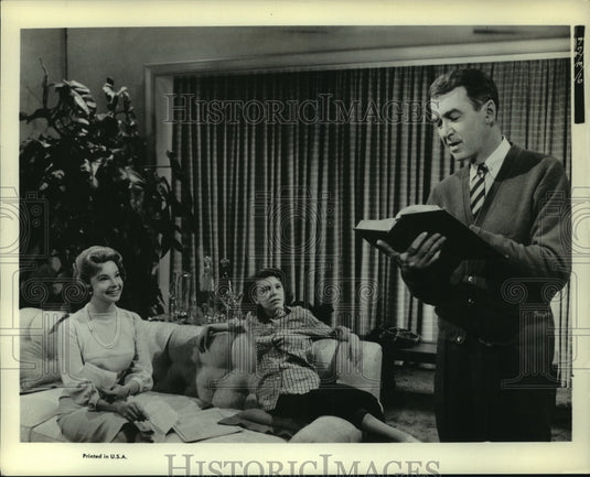 1964 Press Photo Audrey Meadows With Others In Scene From 'Take Her, She's Mine' - Historic Images