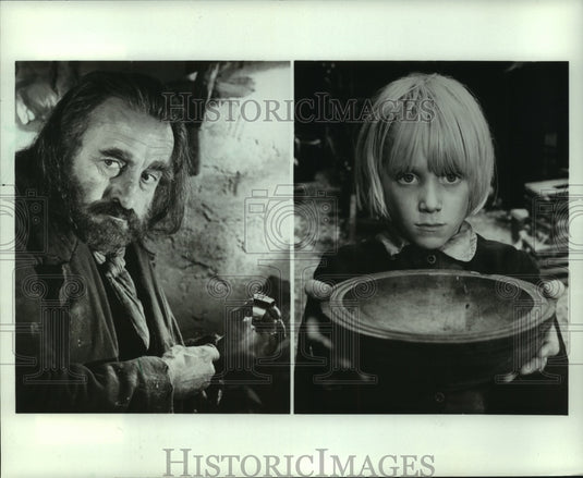 1982 Press Photo George C. Scott & Richard Charles in "Oliver Twist" - mjp41561 - Historic Images