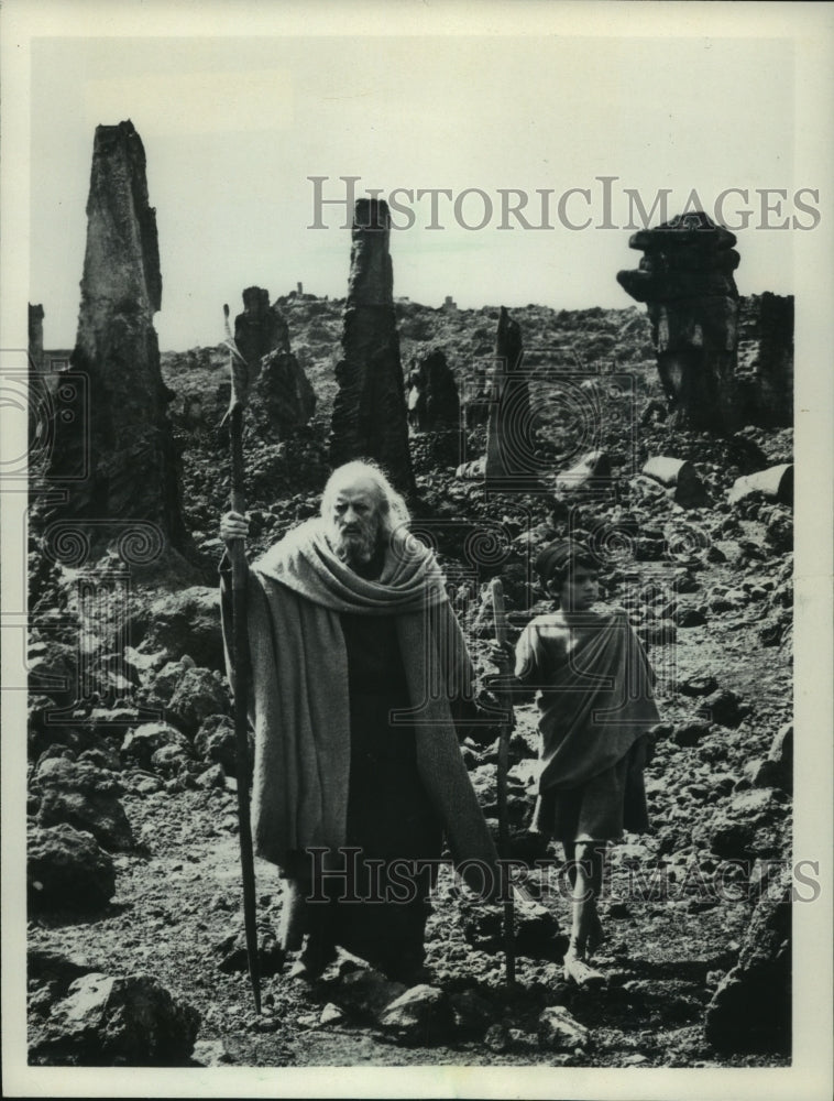 1981 Press Photo George C. Scott & Alberto Lucantoni in "The Bible" - mjp41624-Historic Images