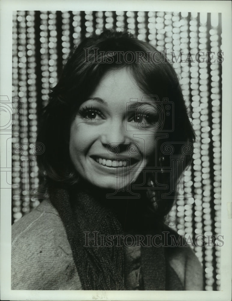 1973 Press Photo Actress Karen Valentine stars in "Coffee, Tea or Me?" - Historic Images