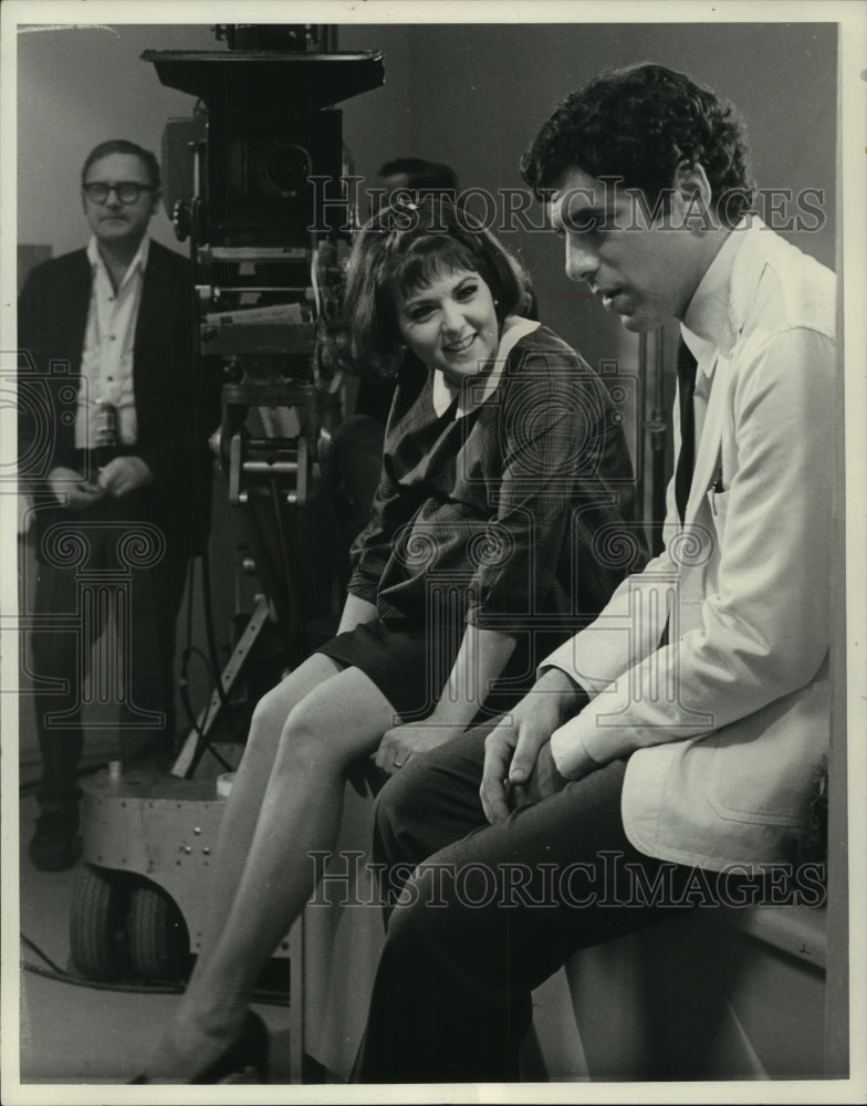 1970 Brenda Vaccaro With Others In FIlming Of &quot;I Love My WIfe&#39; - Historic Images
