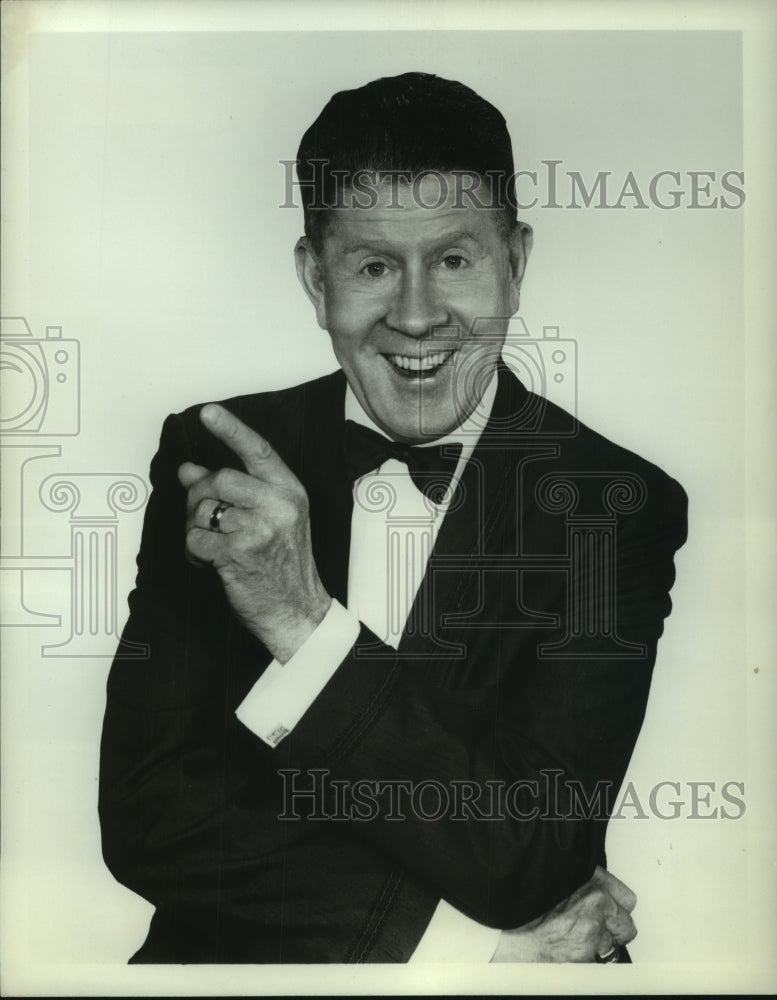 1965, Rudy Vallee to host "On Broadway Tonight" - mjp41788 - Historic Images