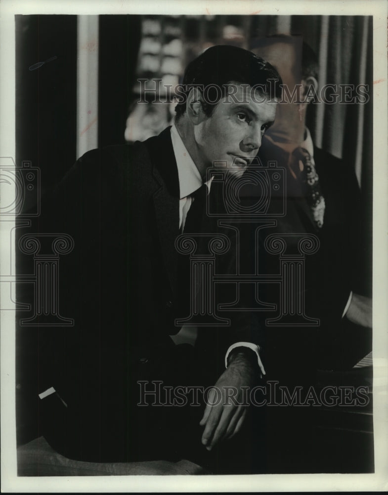 1967 Press Photo Louis Jourdan stars in "The FBI" - mjp41794 - Historic Images
