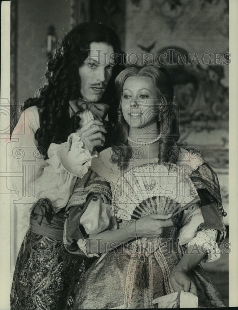 1977 Press Photo Actors Richard Chamberlain and Jenny Agutter - mjp41926 - Historic Images