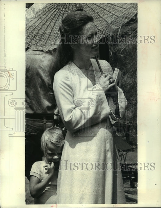 1973, Liv Ullmann uses a parasol in the musical Lost Horizon - Historic Images