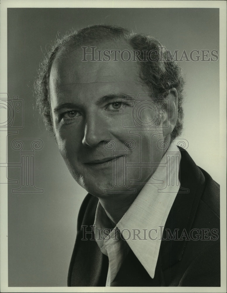 1976 Press Photo David Ogden Stiers plays the "uptight" director in "Doc". - Historic Images