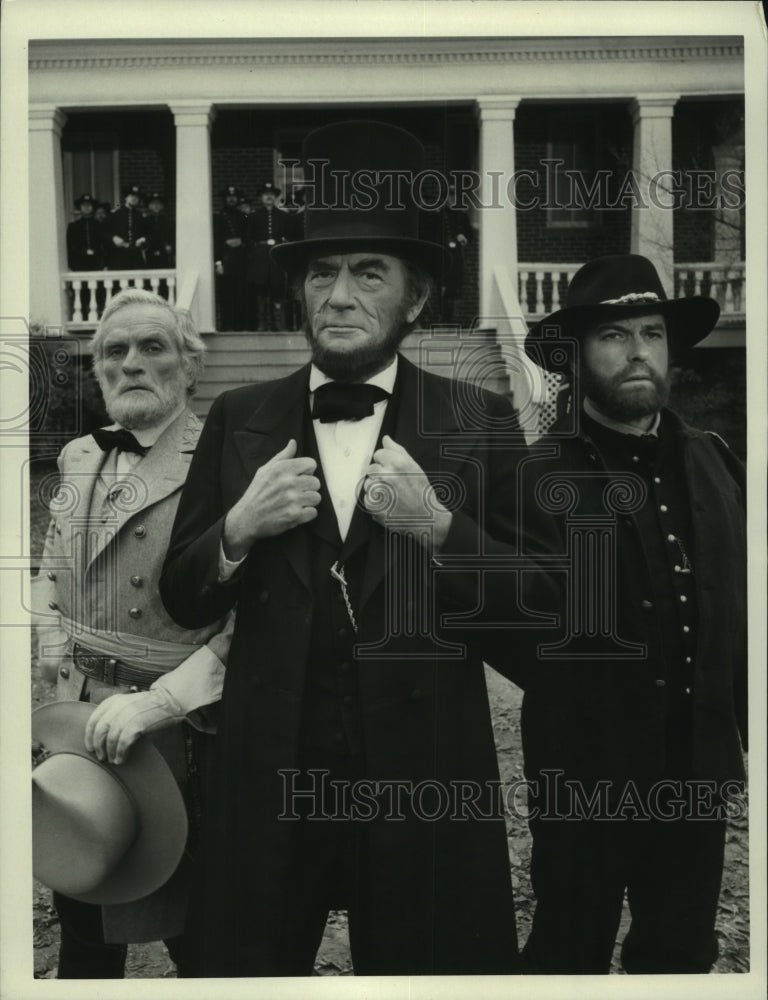 1985, Actors Robert Symonds, Gregory Peck, Rip Torn in their costumes - Historic Images