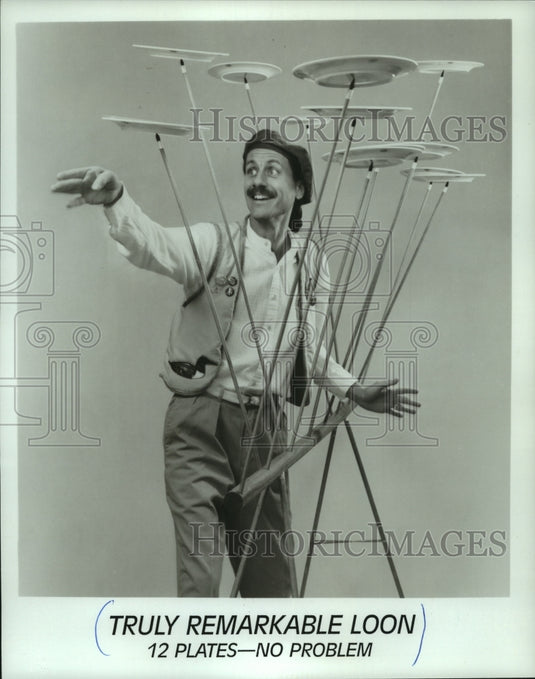 1989, Juggler Truly Remarkable Loon - mjp42311 - Historic Images
