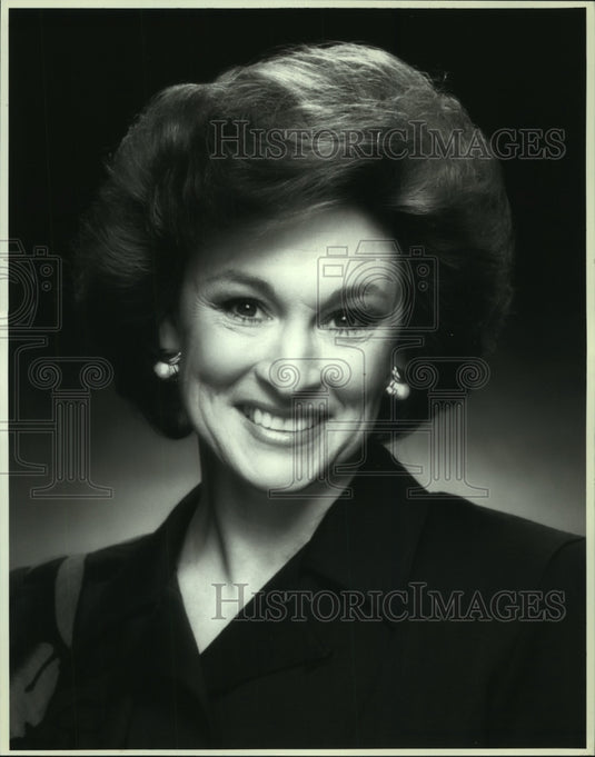 1992 Lea Thompson, WRC-TV investigative team, Marshfield, Wisconsin - Historic Images