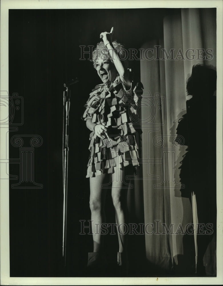1969 Press Photo Comedienne Phyllis Diller at Riviera Hotel, Las Vega, Nevada - Historic Images