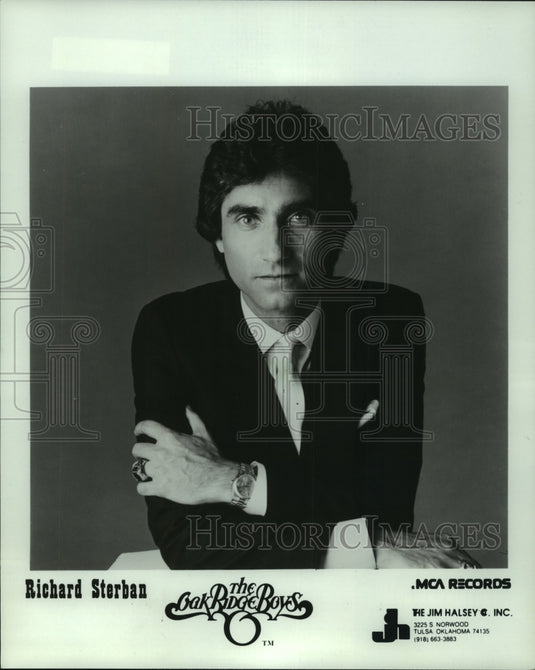 1984, Bassist Richard Sterban of "The Oak Ridge Boys" - mjp42655 - Historic Images