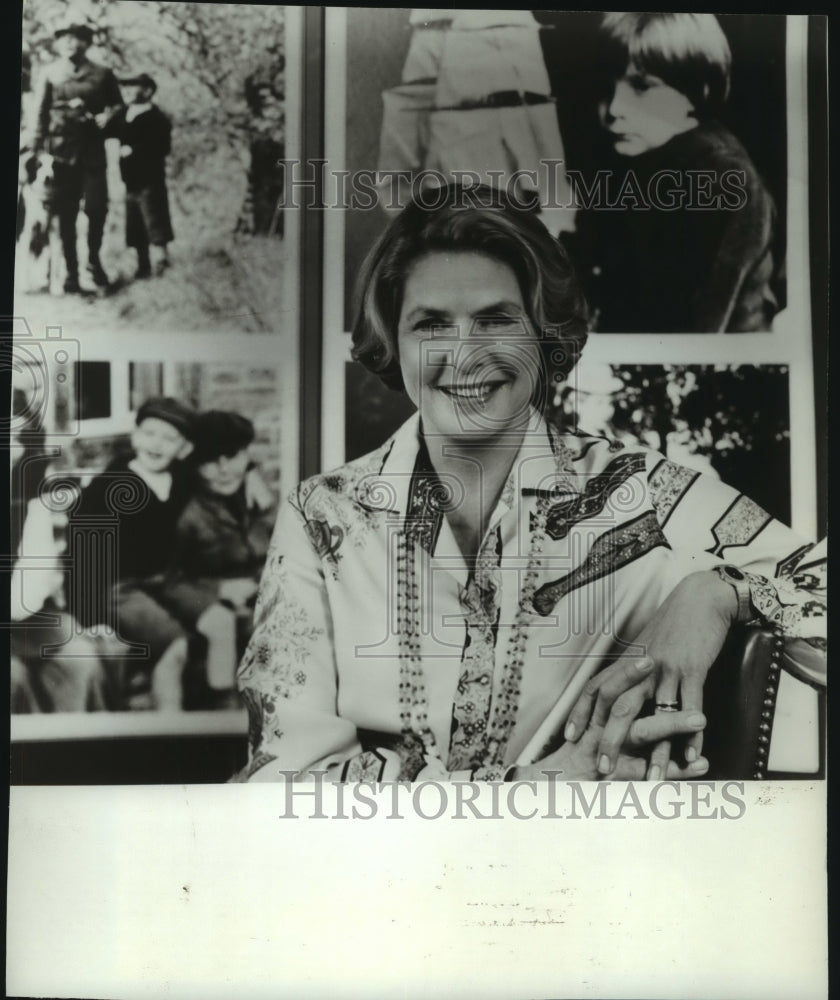 1977 Press Photo Actress Ingrid Bergman Hosting "Childhood" Series - mjp42670 - Historic Images