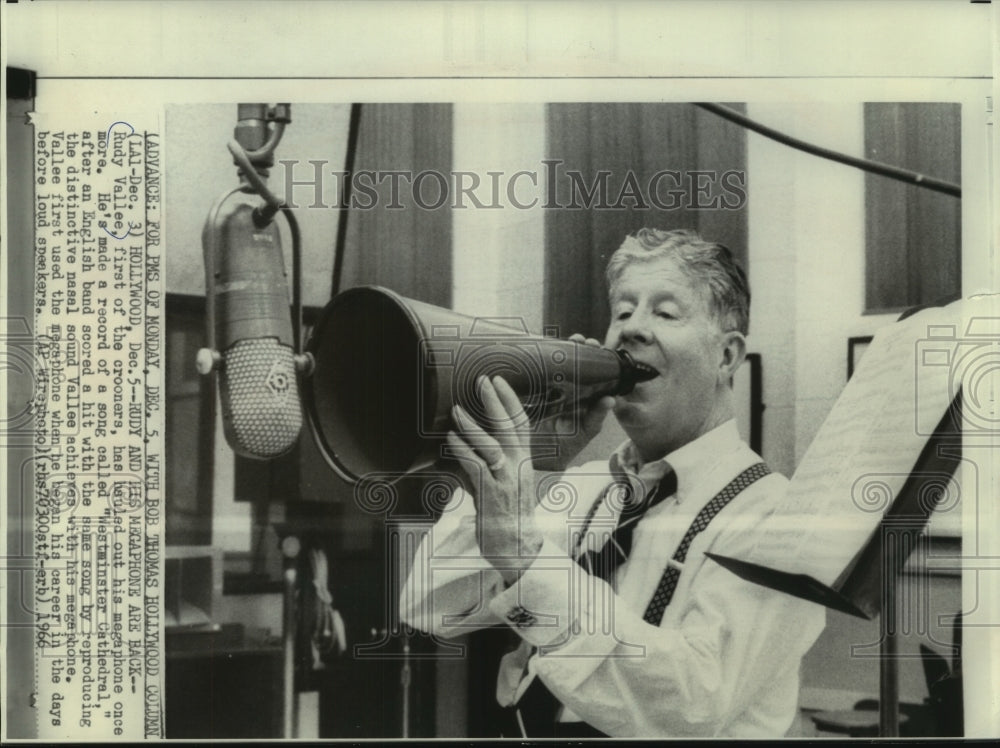1966, Ruddy Vallee and his megaphone; &quot;Westminster Cathedral&quot; - Historic Images