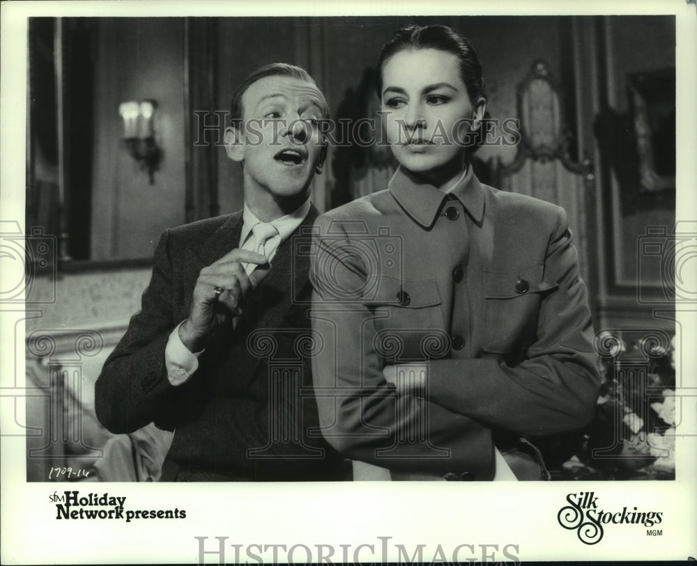 1985 Press Photo Fred Astaire sings to Cyd Charisse in &quot;Silk Stockings&quot; - Historic Images