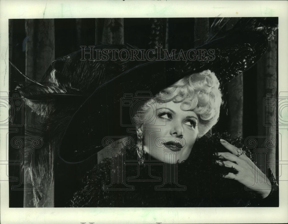 1982 Actress Ann Jillian as Mae West - Historic Images