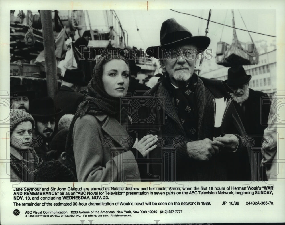 1988 Press Photo Jane Seymour and Sir John Gielgud star in "War and Remembrance" - Historic Images