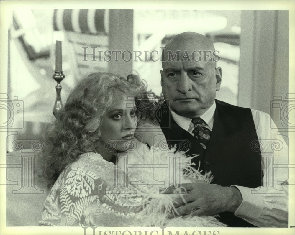 1985 Press Photo George C Scott, Virginia Madsen in &quot;Mussolini:The Untold Story&quot;-Historic Images