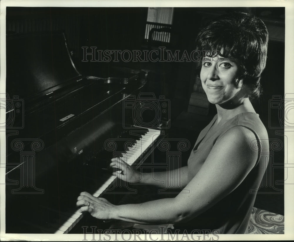 1971 Press Photo Susan Starr, U.S. pianist - mjp42960 - Historic Images