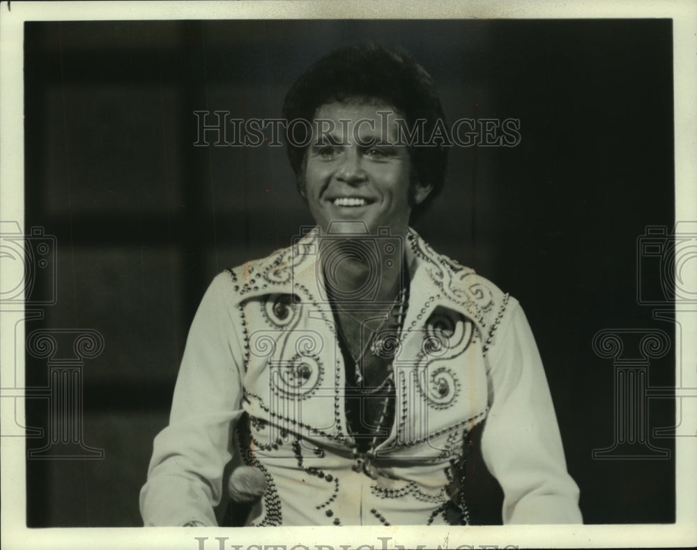1977, Singer Bobby Vinto, United States - mjp42993 - Historic Images
