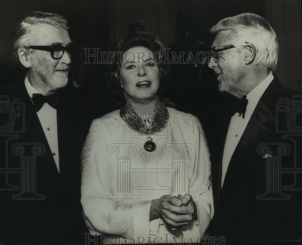 1979 Press Photo Burbank-Calif.-Jimmy Stewart and Cary Grant with Ingrid Bergman - Historic Images