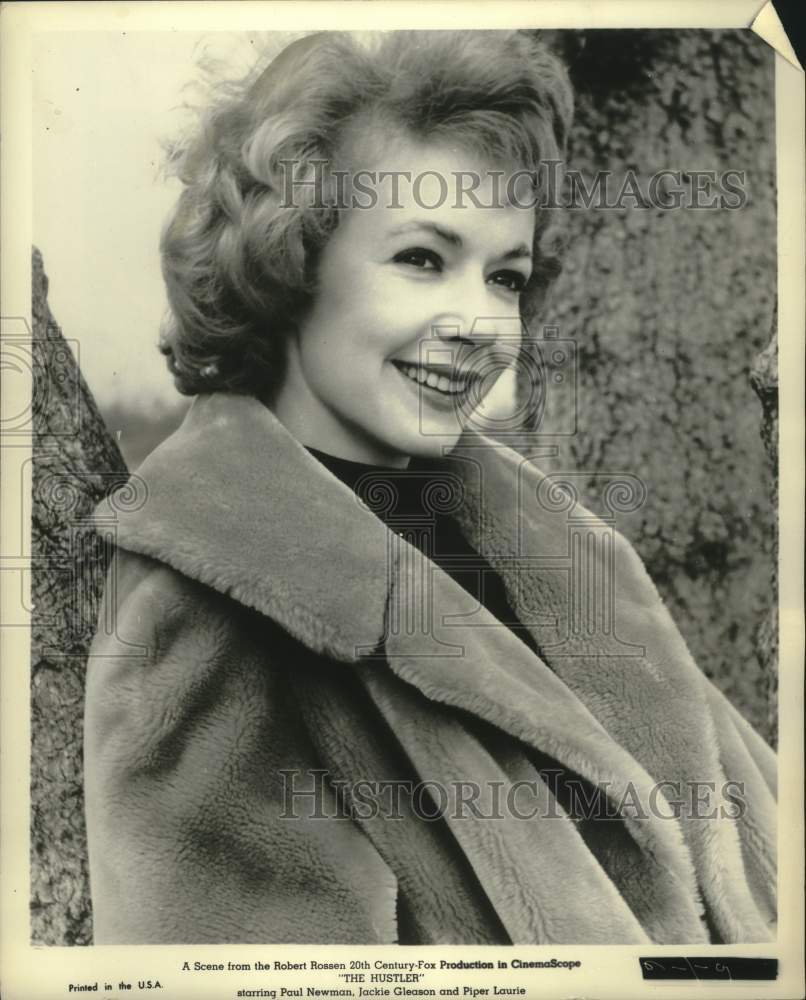 1961 Press Photo Piper Laurie co-stars in the movie "The Huslter" - mjp43265- Historic Images