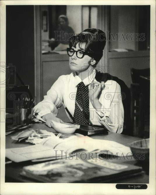 1961, Actress Shirley MacLaine as "Iceberg" Ericson. - mjp43279 - Historic Images