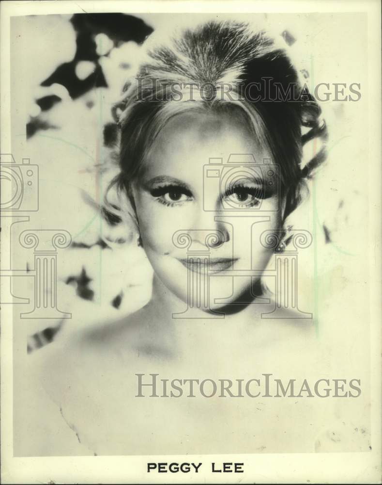 1974 Press Photo Miss Peggy Lee, singer - mjp43341 - Historic Images