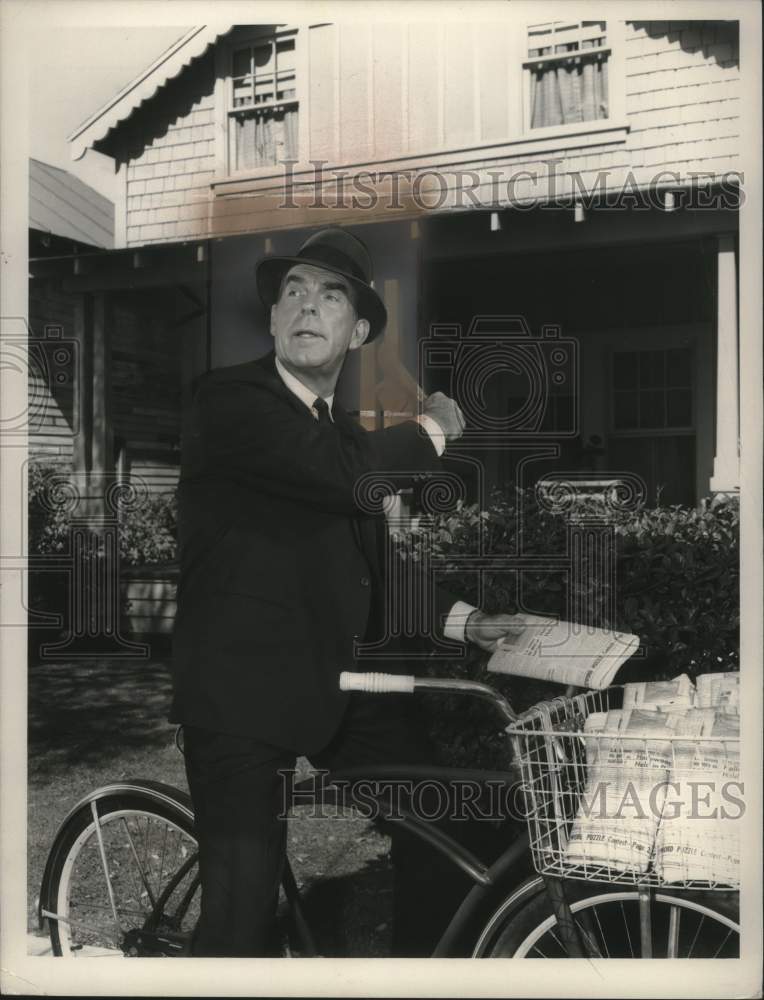 1967 Press Photo Fred MacMurray in a scene on My Three Sons, on CBS. - mjp43441-Historic Images