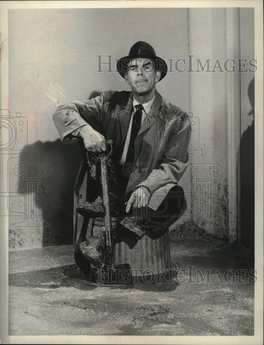 1967, Fred MacMurray in a scene on My Three Sons, on CBS. - mjp43444 - Historic Images